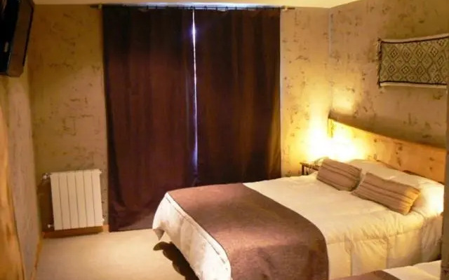 Ruca Pehuen Eco-Lodge De Montaña