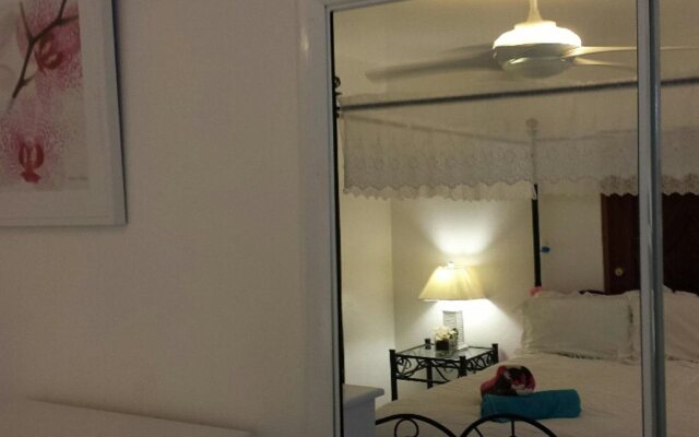 Hillcrest Guest House USVI
