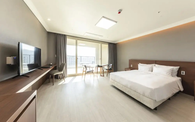 Baekhak Jayuro Resort