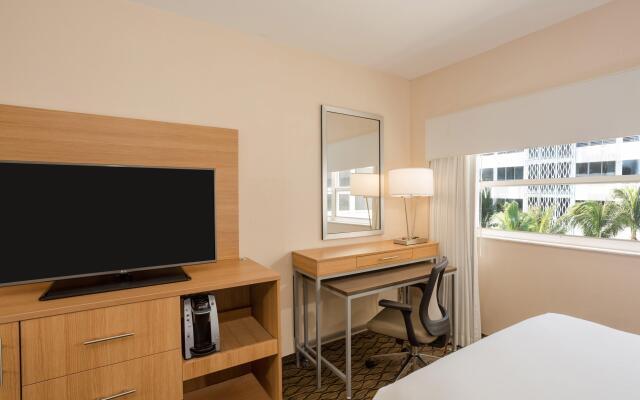 Holiday Inn Miami Beach - Oceanfront, an IHG Hotel