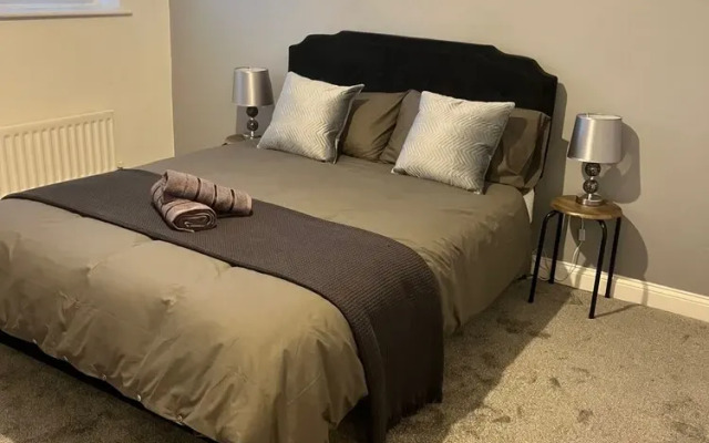 Elegant City Escape in London