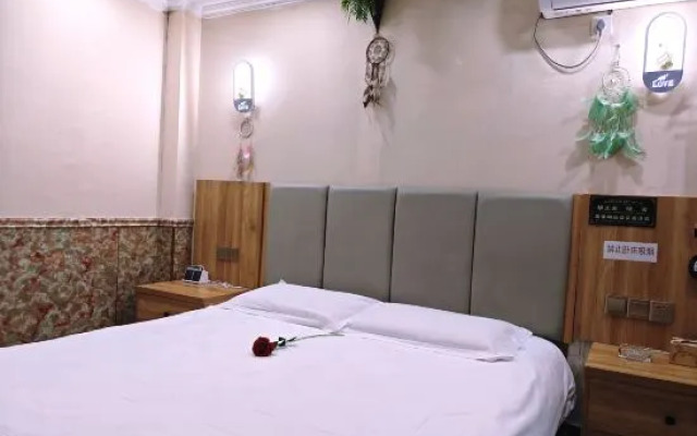 Bona Hotel (Fuyang City Government No. 15 Middle School)