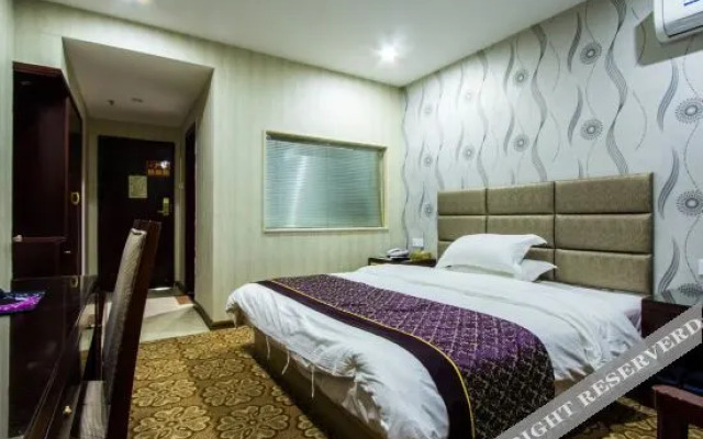 Hyatt Regency Hotel (Houhua Night Market)