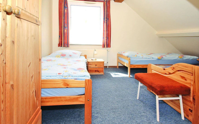 Terraced house in Strackholt with terrace