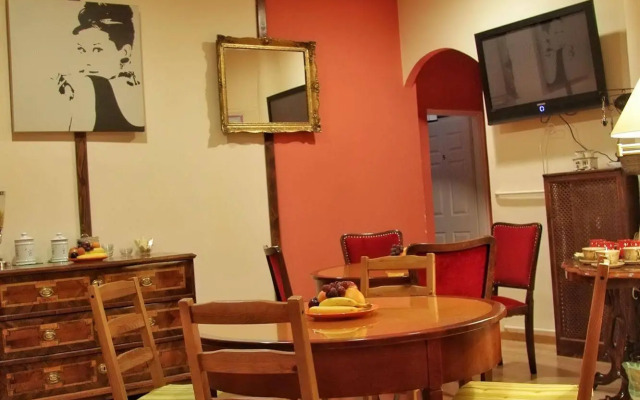 Evergreen Budapest Bed & Breakfast and Guest House