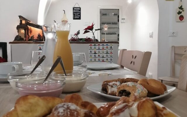 Opera Boutique Rooms