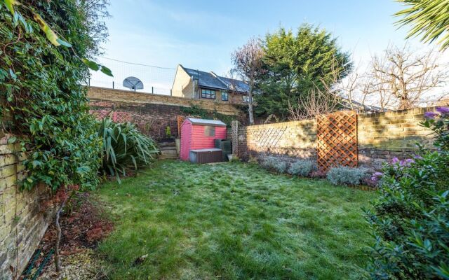 Modern Fulham home with Garden