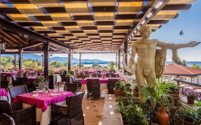 Santa Marina Holiday Village