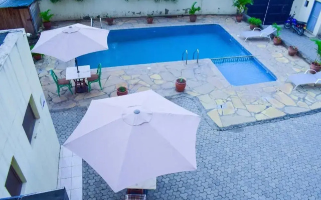Twiga Whitehouse Villas