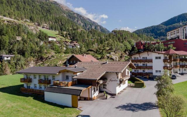 Garni Jaqueline Sölden