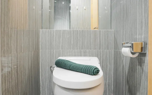 Luxurious Studio at Capitol Suites Apartment