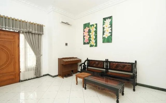OYO 631 Tjahaja Baroe Residence Syariah