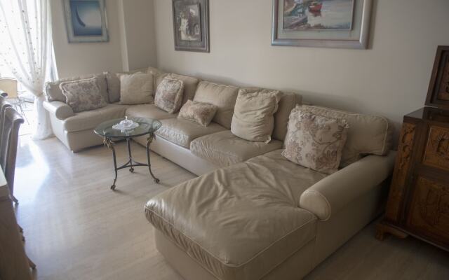 Athens Deluxe Apartment near Acropolis