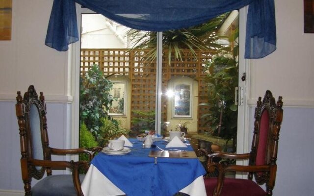 Kingswinford Guest House