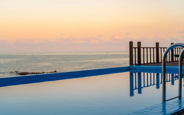 Pohang Pinewave Sea & Spa Pension