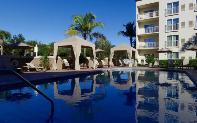 Holiday Inn Express & Suites Naples Downtown - 5th Avenue by IHG