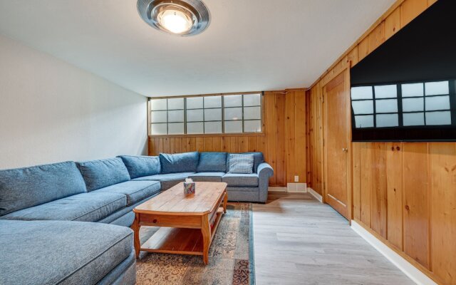 Cozy Nampa Escape w/ Fireplace + Smart TV!
