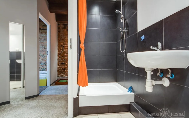 3 Bros' Hostel Cieszyn