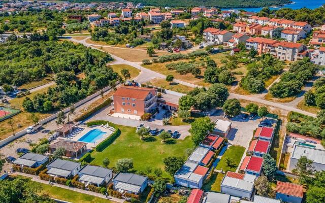 Delicate Apartment in Banjole near Beach Centinera