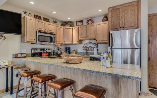 Laurelwood Condominiums Studio Premier Unit 305