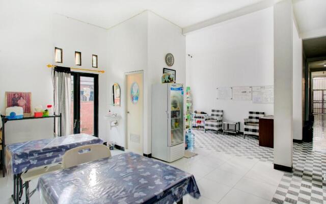 OYO 3748 Rn Syariah Guest House