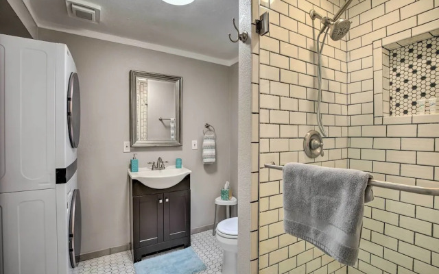 4 Mi to Dtwn: Dallas Gem w/ Furnished Patio