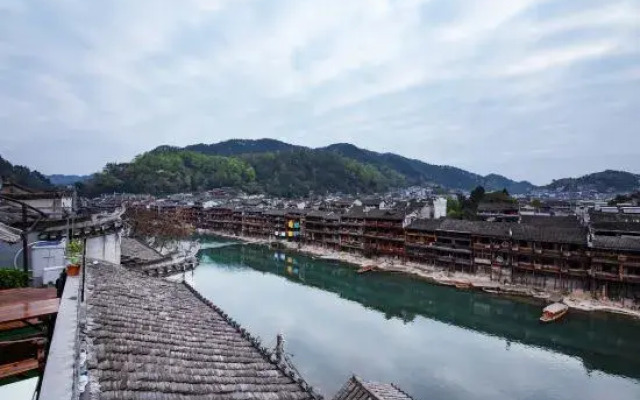 Jiangbei Linjiang Boutique Inn