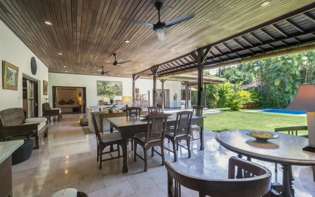 Villa Eight