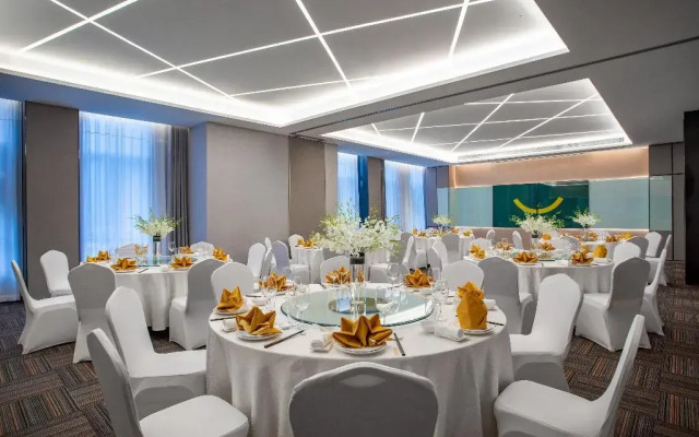 Holiday Inn Shanghai Dishui Lake by IHG