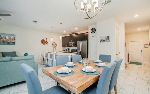 1566plunker 4 Bedroom Townhouse by RedAwning