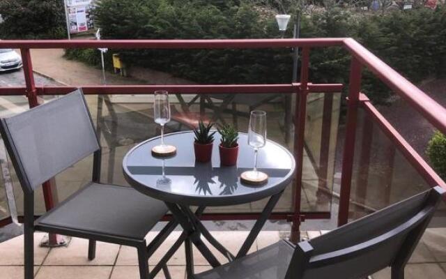 Appartement Perros-guirec petite terasse vue mer.