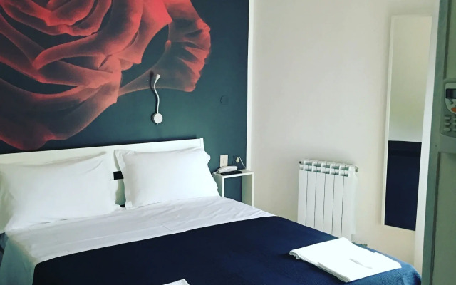 Hotel X