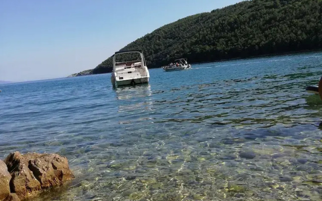 Charming Coastal Escape With Sea Views - 7 Guests