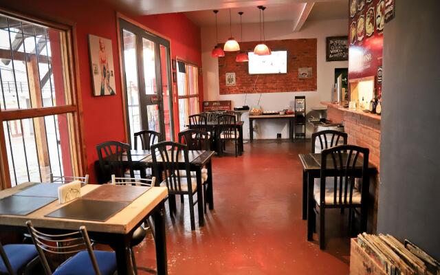 The House Hostel Resto & Bar Bariloche
