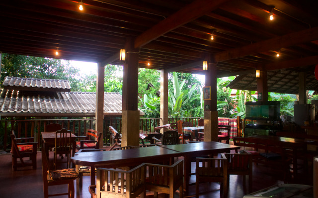 Mae Win Guest House and Resort