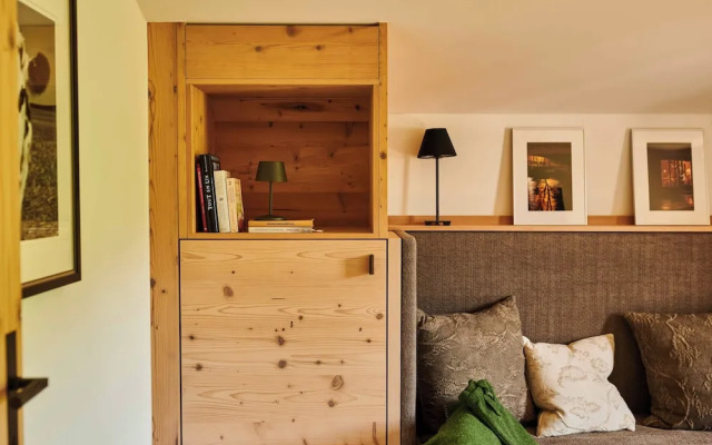 Serviced Luxury Chalet Evi