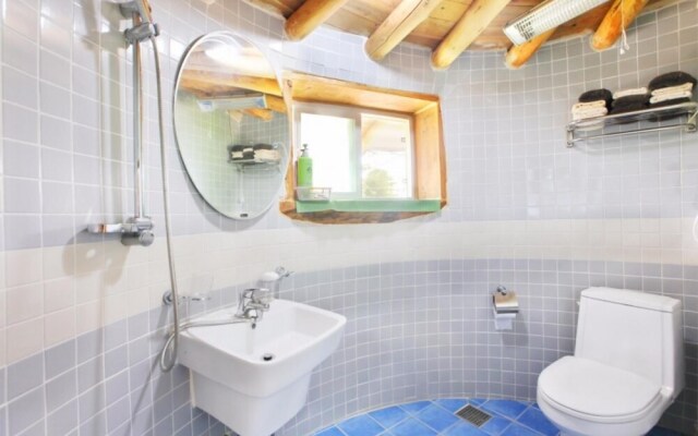 Gwanghwado Toads Clayhouse Pension