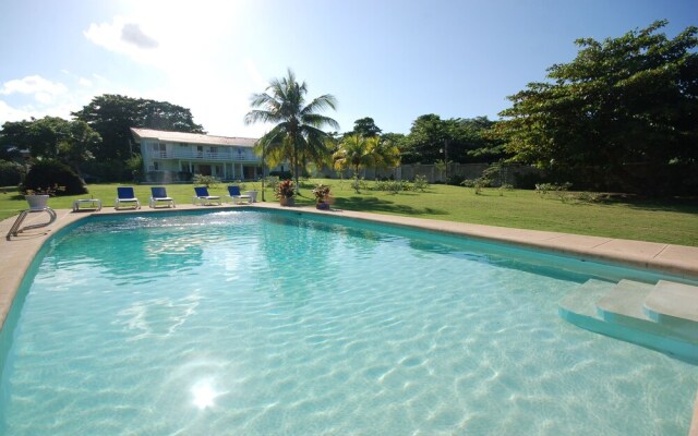 Miramar Villas, 6br by Jamaican Treasures