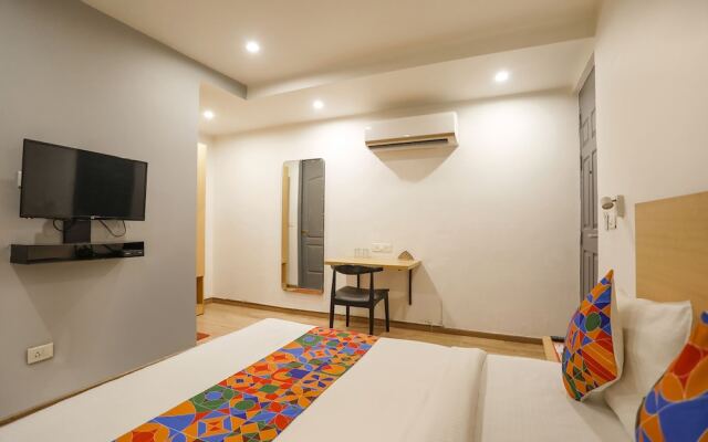 Fabhotel Golden World