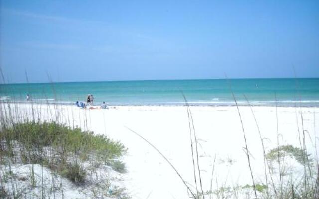 Boca Ciega Bay Apartment