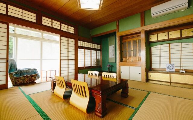 Ile d’or Café & Guest house