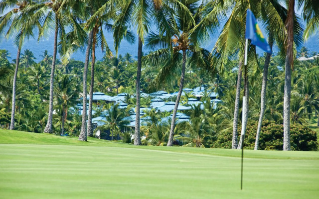 Holua Resort