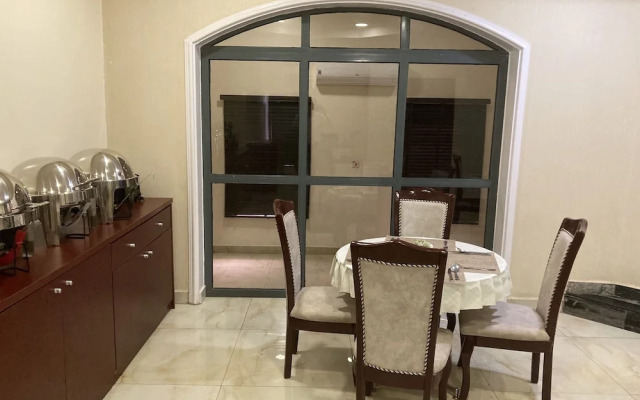 Mont Kalm Swiss Pearl Continental Hotel