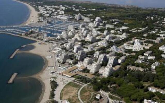 Studio avec piscine à 2 pas de la plage