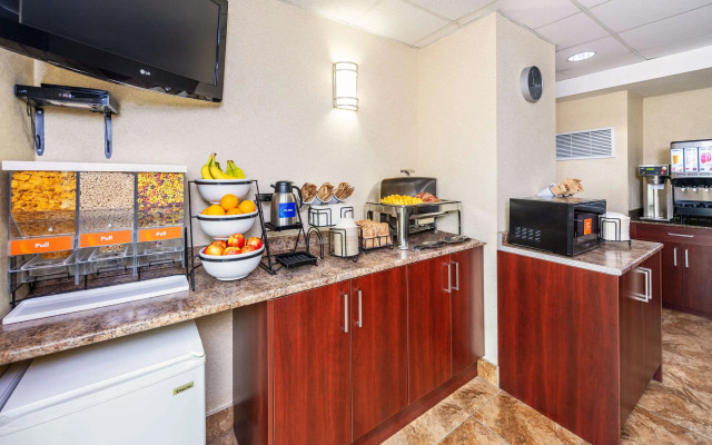 Comfort Inn And Suites Edson