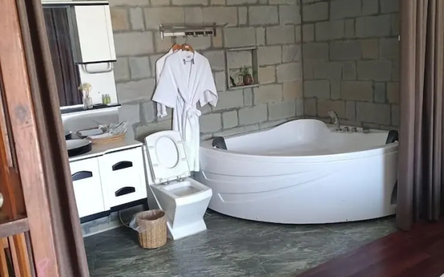 JJ City Centre Suites