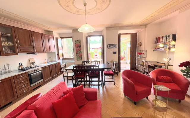 Central Spoleto Apartment With Large Sunny Terrace With Views