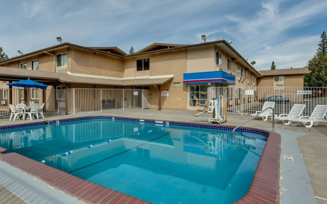 Motel 6 Spokane, WA - West