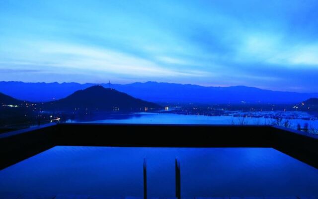 Taj Dal View Srinagar