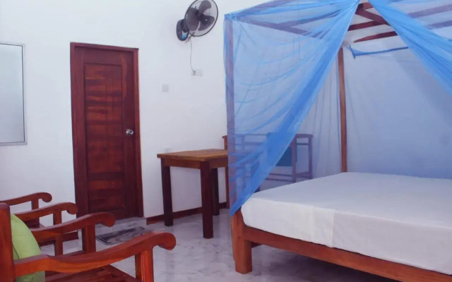 Thirasara Holiday Inn